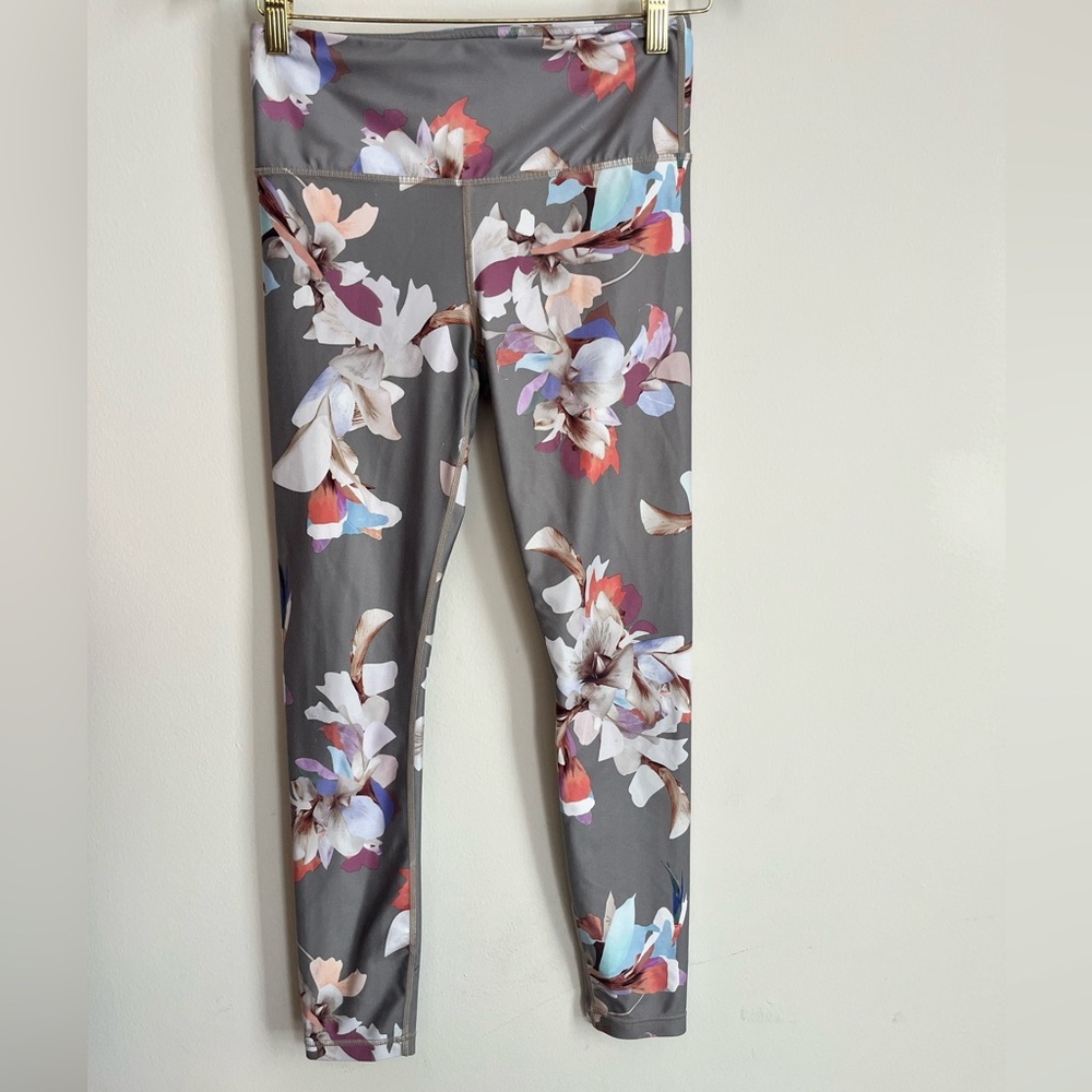 50% OFF Athleta Elation floral leggings - Picture 3 of 8